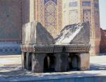 The-Stone-reading-desk-laukh.-The-Mosque-Bibi-Khanim.Samarkand