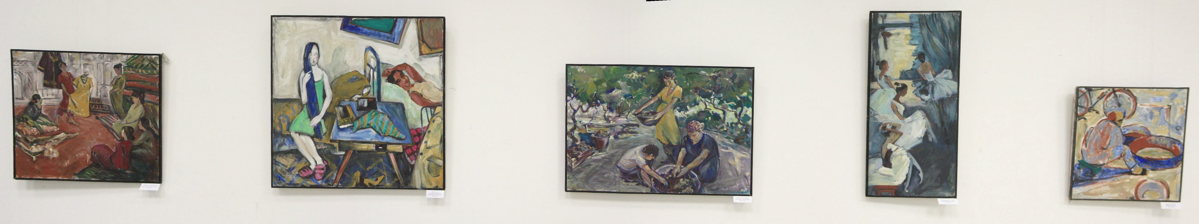 Экспозиция картин Шодиевой Ш. и Жалоловой Г.