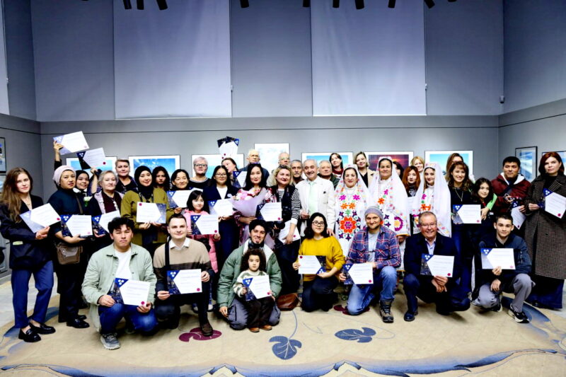 Фото на память. Э.Куртвелиев